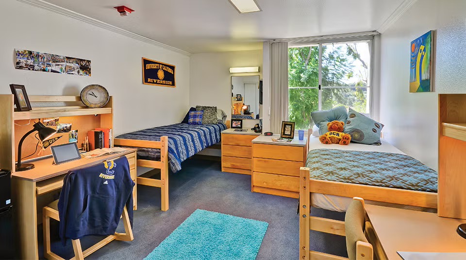 Habitación de la residencia universitaria en UC Riverside